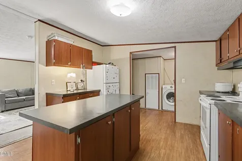 4963 Thom Road Mebane NC 27302