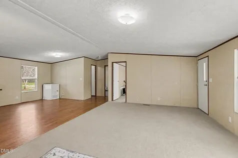 4963 Thom Road Mebane NC 27302