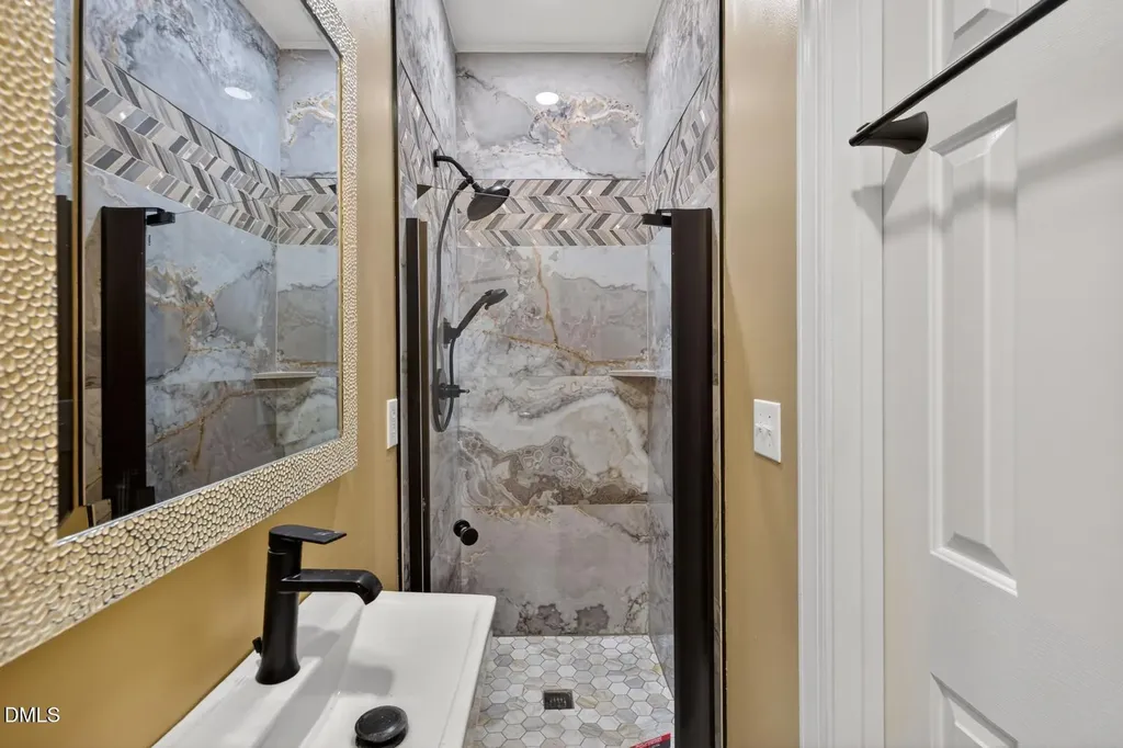5917 Nuthatch Court Charlotte NC 28277