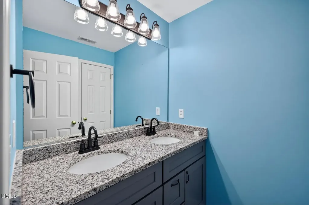 5917 Nuthatch Court Charlotte NC 28277