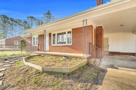 1249 Oakridge Avenue Henderson NC 27536