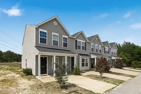 508 Directive Drive Hope Mills NC 28348