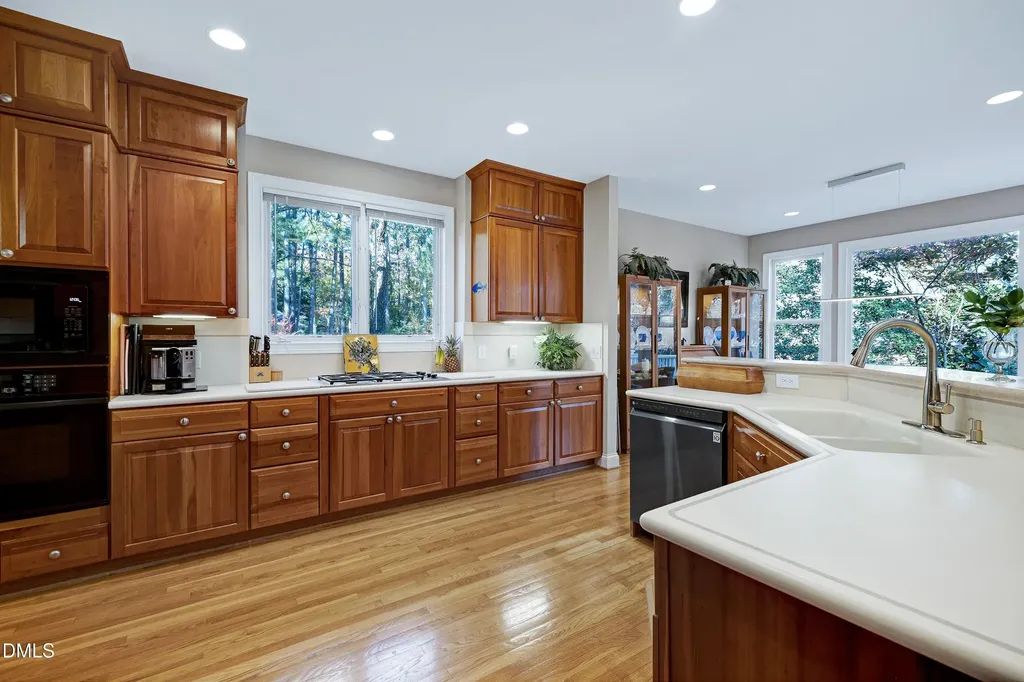 81008 Alexander Chapel Hill NC 27517