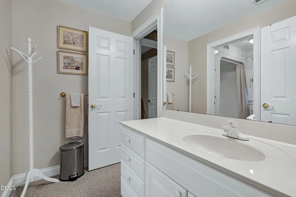 81008 Alexander Chapel Hill NC 27517