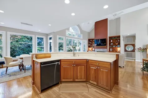 81008 Alexander Chapel Hill NC 27517