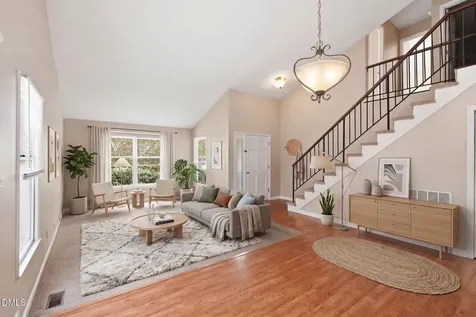 10 Clover Drive Chapel Hill NC 27517