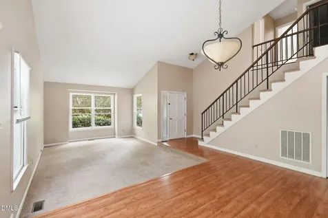 10 Clover Drive Chapel Hill NC 27517