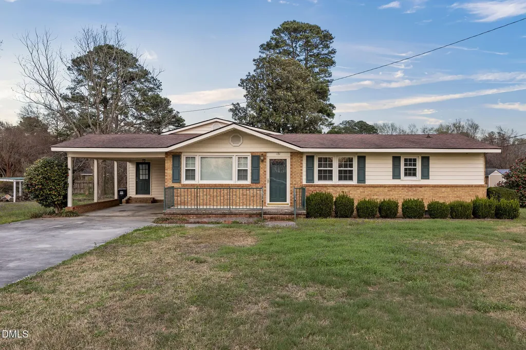 131 Fairview Village Road Dunn NC 28334