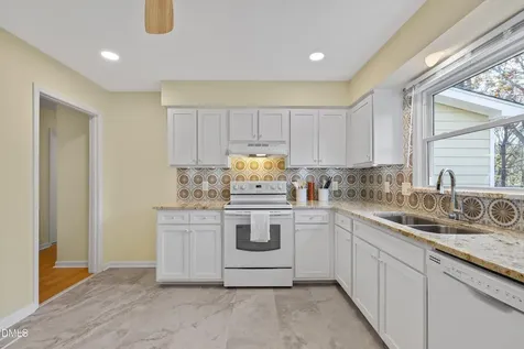 514 Holtz Lane Cary NC 27511