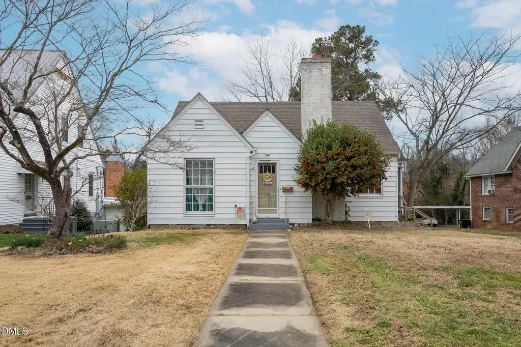 218 Rolling Road Burlington NC 27217