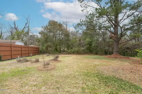 218 Rolling Road Burlington NC 27217