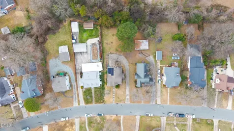 218 Rolling Road Burlington NC 27217