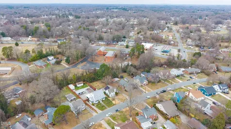 218 Rolling Road Burlington NC 27217