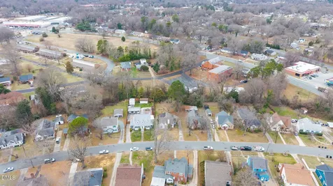 218 Rolling Road Burlington NC 27217