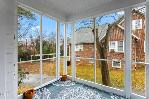 218 Rolling Road Burlington NC 27217