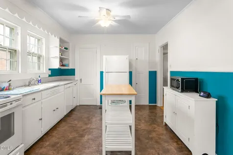 218 Rolling Road Burlington NC 27217