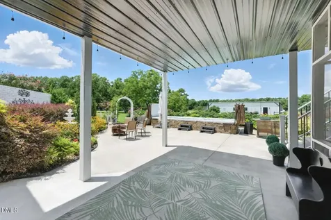 474 E Barefoot Road Newton Grove NC 28366