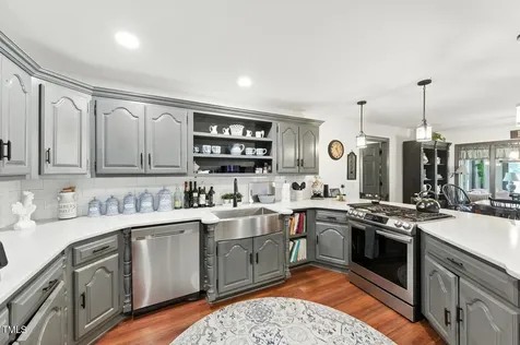 474 E Barefoot Road Newton Grove NC 28366
