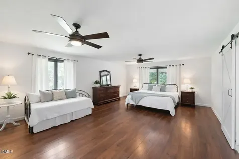 474 E Barefoot Road Newton Grove NC 28366