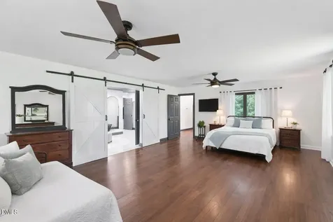 474 E Barefoot Road Newton Grove NC 28366