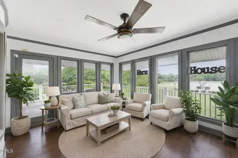 474 E Barefoot Road Newton Grove NC 28366