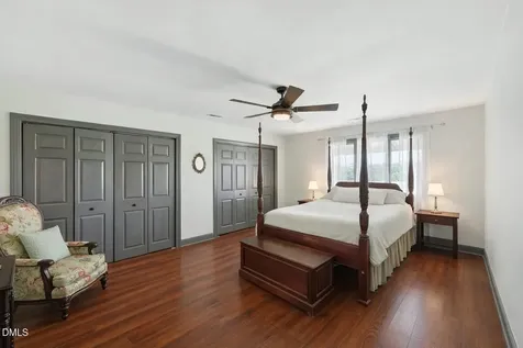 474 E Barefoot Road Newton Grove NC 28366