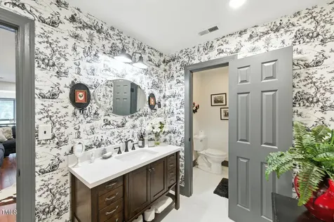 474 E Barefoot Road Newton Grove NC 28366