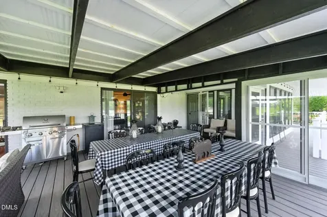 474 E Barefoot Road Newton Grove NC 28366