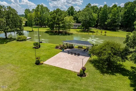 474 E Barefoot Road Newton Grove NC 28366