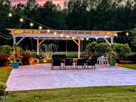 474 E Barefoot Road Newton Grove NC 28366