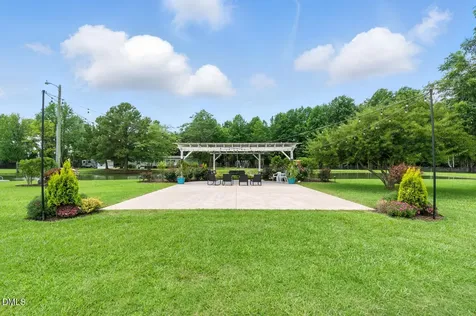 474 E Barefoot Road Newton Grove NC 28366