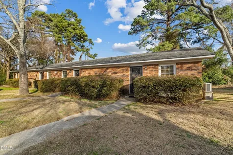 6421 Applecross Avenue Fayetteville NC 28304