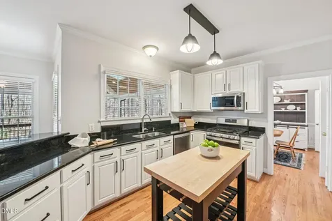 2013 Kinleys Way Raleigh NC 27613