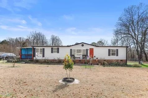 1425 Country Pond Lane Willow Springs NC 27592