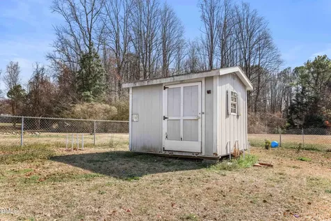 1425 Country Pond Lane Willow Springs NC 27592
