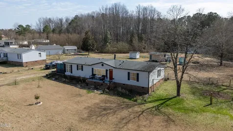 1425 Country Pond Lane Willow Springs NC 27592