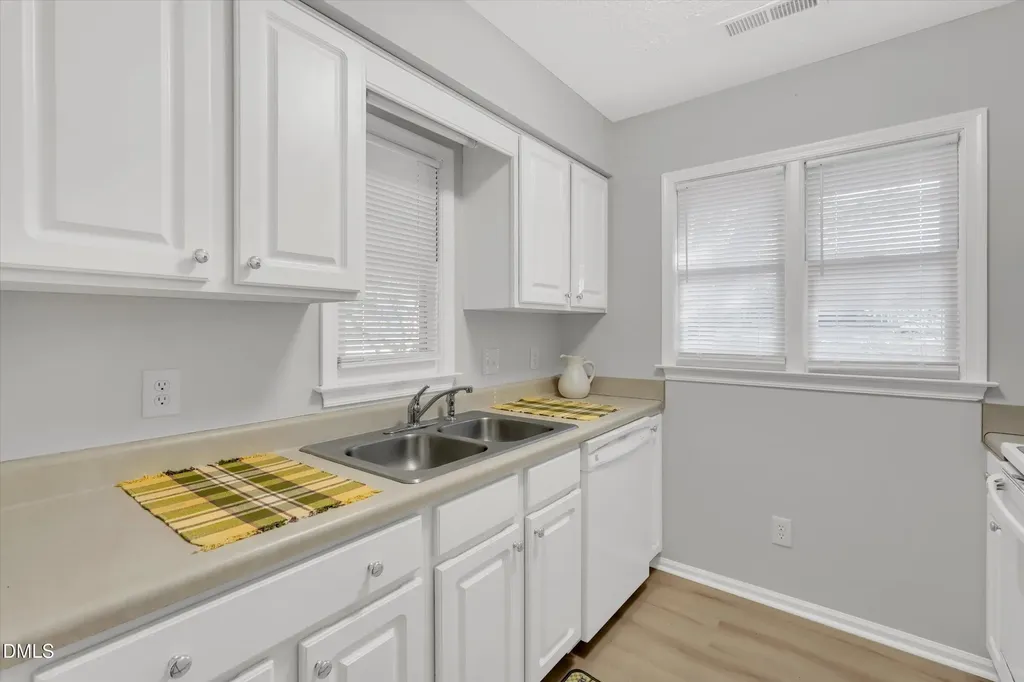 2811 Edridge Court Raleigh NC 27612