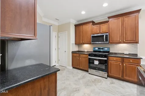 613 Abbey Hall Way Cary NC 27513