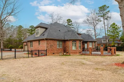 2801 Stonewalk Court Zebulon NC 27597
