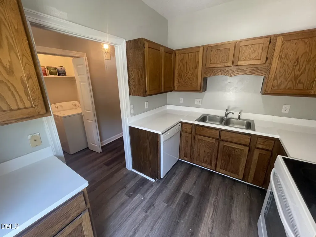 6140 Loch Laural Lane Raleigh NC 27613