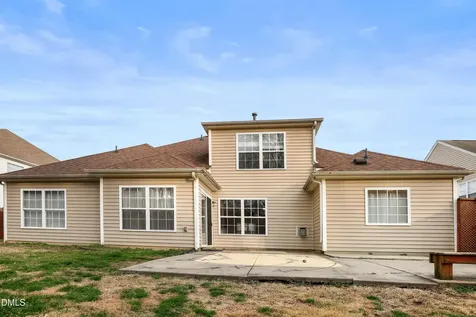 808 Red Oak Tree Drive Fuquay Varina NC 27526