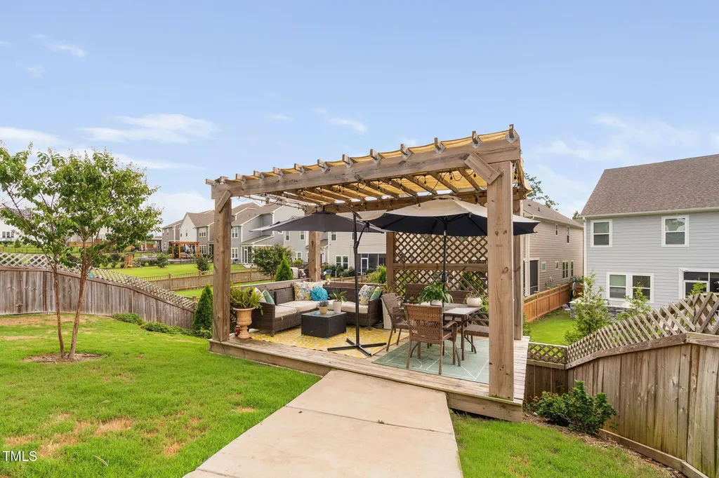 233 Sage Oak Lane Holly Springs NC 27540