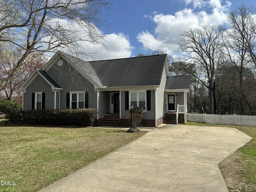 120 Summerdale Drive Pikeville NC 27863