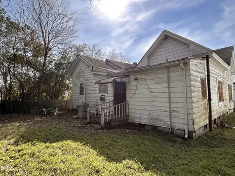 104 Ash Street E Wilson NC 27893