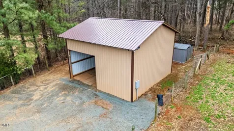 4872 Thom Road Mebane NC 27302