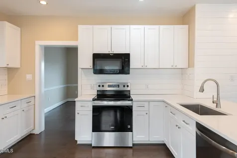 4872 Thom Road Mebane NC 27302