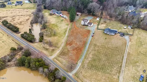 4872 Thom Road Mebane NC 27302