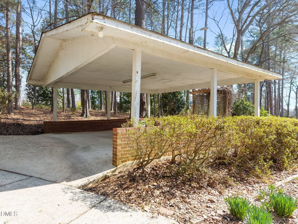 2009 Philcrest Road Raleigh NC 27612