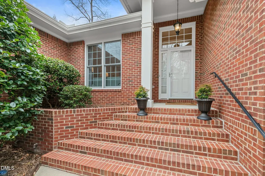 71002 Everard Chapel Hill NC 27517
