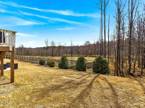 2904 Meadow Bluffs Way Fuquay Varina NC 27526